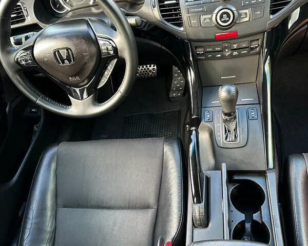 Серый Хонда Аккорд, объемом двигателя 2.35 л и пробегом 245 тыс. км за 9999 $, фото 22 на Automoto.ua