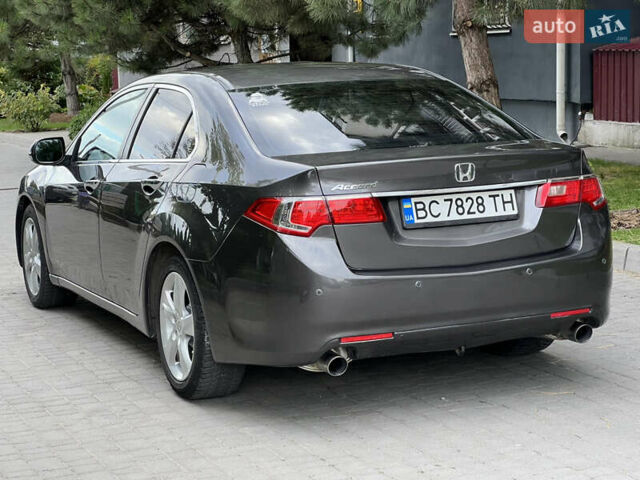 Серый Хонда Аккорд, объемом двигателя 2.4 л и пробегом 248 тыс. км за 8900 $, фото 3 на Automoto.ua