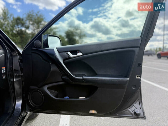 Серый Хонда Аккорд, объемом двигателя 2.35 л и пробегом 212 тыс. км за 9700 $, фото 19 на Automoto.ua