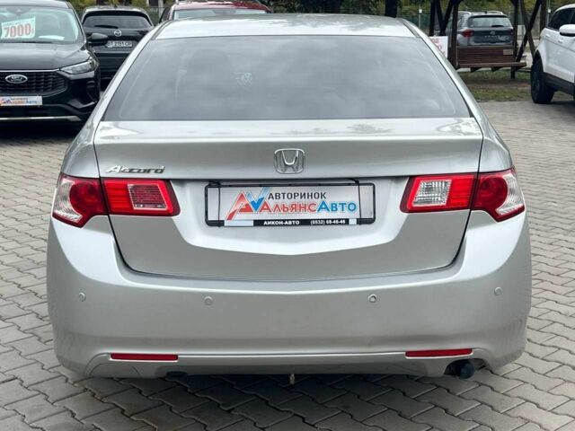 Серый Хонда Аккорд, объемом двигателя 2 л и пробегом 245 тыс. км за 7400 $, фото 5 на Automoto.ua