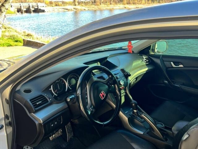 Серый Хонда Аккорд, объемом двигателя 2.4 л и пробегом 240 тыс. км за 7950 $, фото 4 на Automoto.ua