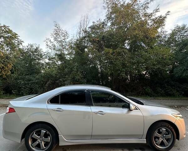 Серый Хонда Аккорд, объемом двигателя 2.4 л и пробегом 160 тыс. км за 10000 $, фото 6 на Automoto.ua