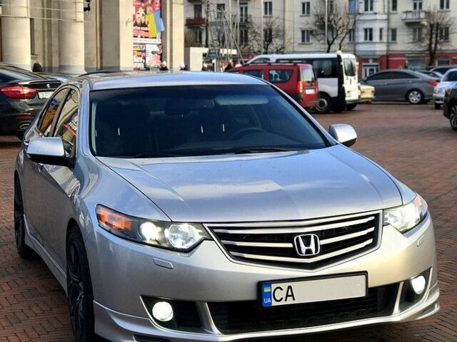 Сірий Хонда Аккорд, об'ємом двигуна 2.4 л та пробігом 247 тис. км за 9700 $, фото 4 на Automoto.ua