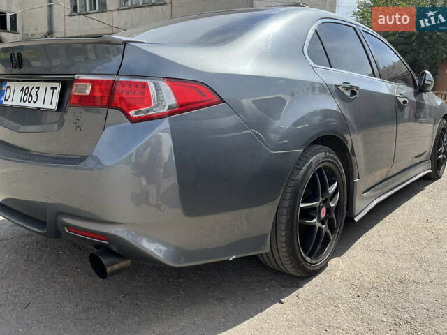 Серый Хонда Аккорд, объемом двигателя 2.35 л и пробегом 213 тыс. км за 10600 $, фото 4 на Automoto.ua