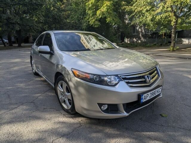 Серый Хонда Аккорд, объемом двигателя 2 л и пробегом 191 тыс. км за 8800 $, фото 1 на Automoto.ua