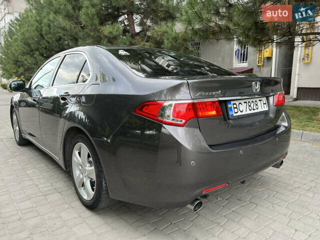 Серый Хонда Аккорд, объемом двигателя 2.4 л и пробегом 248 тыс. км за 8900 $, фото 8 на Automoto.ua