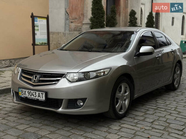 Серый Хонда Аккорд, объемом двигателя 2 л и пробегом 195 тыс. км за 7500 $, фото 2 на Automoto.ua