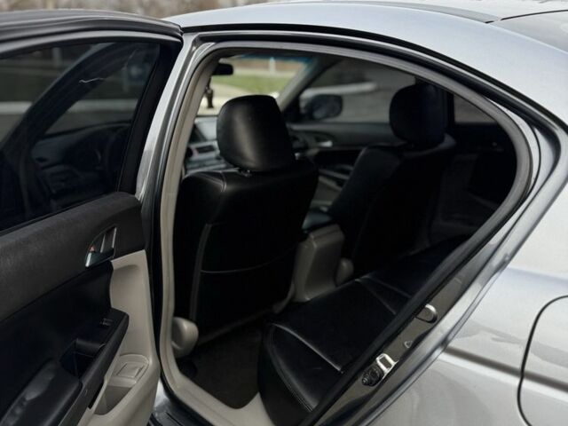 Серый Хонда Аккорд, объемом двигателя 2.4 л и пробегом 208 тыс. км за 8500 $, фото 9 на Automoto.ua