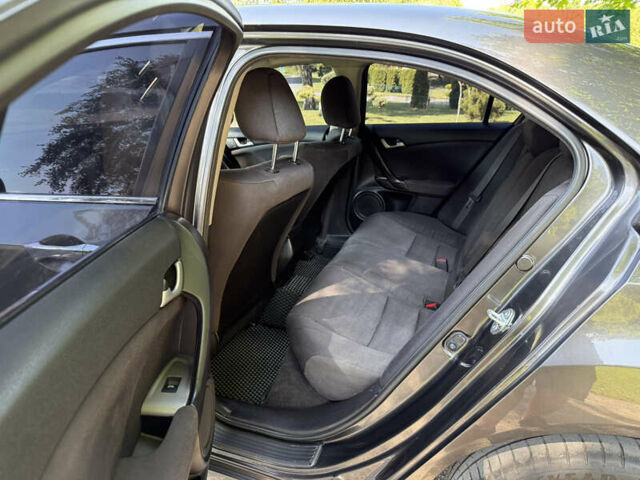 Сірий Хонда Аккорд, об'ємом двигуна 2 л та пробігом 298 тис. км за 8800 $, фото 23 на Automoto.ua