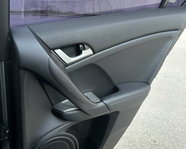 Серый Хонда Аккорд, объемом двигателя 2.4 л и пробегом 160 тыс. км за 10000 $, фото 13 на Automoto.ua