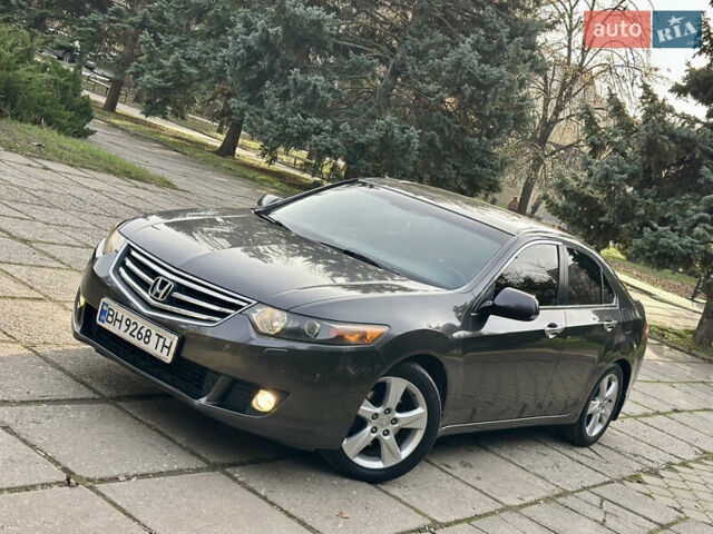 Серый Хонда Аккорд, объемом двигателя 2 л и пробегом 250 тыс. км за 8300 $, фото 3 на Automoto.ua