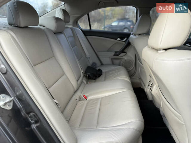 Серый Хонда Аккорд, объемом двигателя 2 л и пробегом 200 тыс. км за 8699 $, фото 15 на Automoto.ua