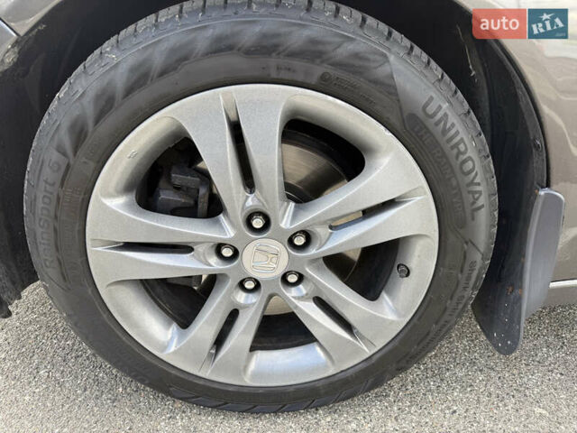 Серый Хонда Аккорд, объемом двигателя 2.35 л и пробегом 212 тыс. км за 9700 $, фото 24 на Automoto.ua