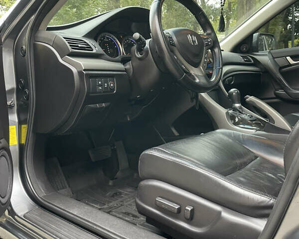 Серый Хонда Аккорд, объемом двигателя 2.4 л и пробегом 150 тыс. км за 11999 $, фото 53 на Automoto.ua