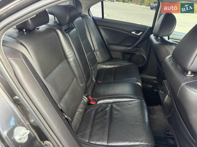 Серый Хонда Аккорд, объемом двигателя 2.35 л и пробегом 212 тыс. км за 9700 $, фото 8 на Automoto.ua