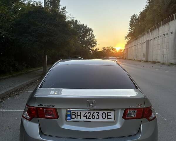 Серый Хонда Аккорд, объемом двигателя 2.4 л и пробегом 160 тыс. км за 10000 $, фото 5 на Automoto.ua