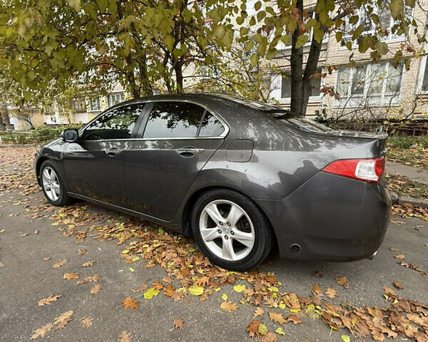 Серый Хонда Аккорд, объемом двигателя 2.4 л и пробегом 291 тыс. км за 9100 $, фото 4 на Automoto.ua