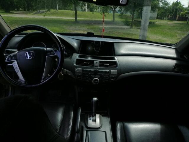 Серый Хонда Аккорд, объемом двигателя 3.5 л и пробегом 200 тыс. км за 8200 $, фото 3 на Automoto.ua