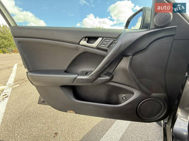 Серый Хонда Аккорд, объемом двигателя 2.35 л и пробегом 212 тыс. км за 9700 $, фото 12 на Automoto.ua