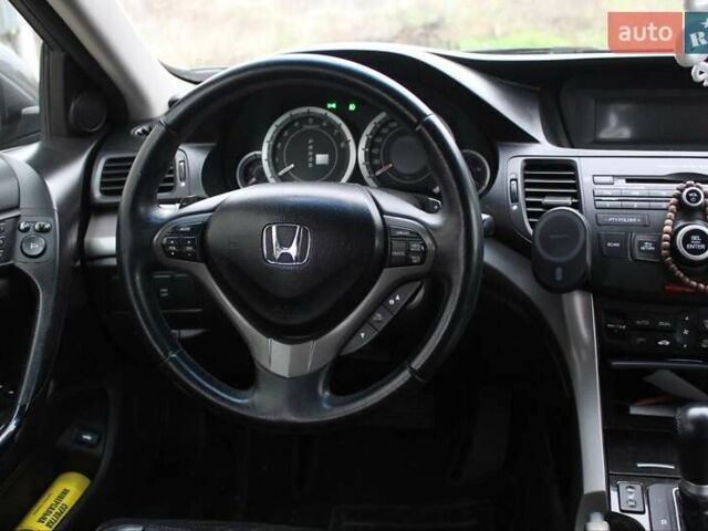 Серый Хонда Аккорд, объемом двигателя 2.35 л и пробегом 213 тыс. км за 8900 $, фото 9 на Automoto.ua