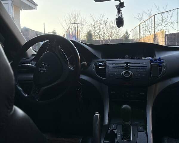 Серый Хонда Аккорд, объемом двигателя 2 л и пробегом 180 тыс. км за 8800 $, фото 7 на Automoto.ua