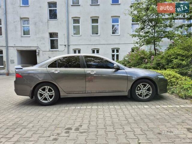 Сірий Хонда Аккорд, об'ємом двигуна 2 л та пробігом 211 тис. км за 6800 $, фото 4 на Automoto.ua