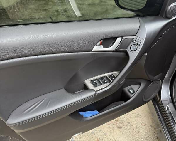 Серый Хонда Аккорд, объемом двигателя 2.35 л и пробегом 166 тыс. км за 11200 $, фото 14 на Automoto.ua