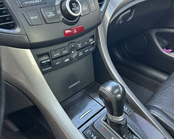 Сірий Хонда Аккорд, об'ємом двигуна 2.4 л та пробігом 271 тис. км за 8700 $, фото 7 на Automoto.ua