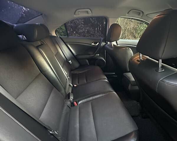 Серый Хонда Аккорд, объемом двигателя 2.4 л и пробегом 160 тыс. км за 10000 $, фото 12 на Automoto.ua