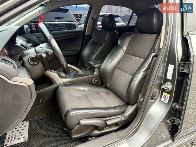 Серый Хонда Аккорд, объемом двигателя 2.4 л и пробегом 203 тыс. км за 9500 $, фото 8 на Automoto.ua