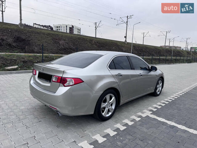 Серый Хонда Аккорд, объемом двигателя 2 л и пробегом 120 тыс. км за 8200 $, фото 3 на Automoto.ua