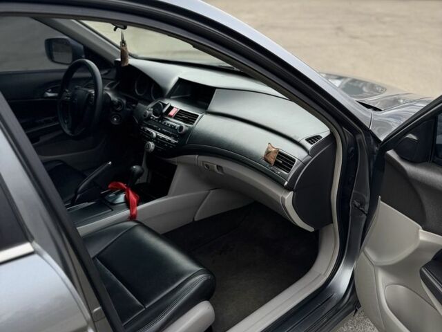 Серый Хонда Аккорд, объемом двигателя 2.4 л и пробегом 208 тыс. км за 8500 $, фото 10 на Automoto.ua