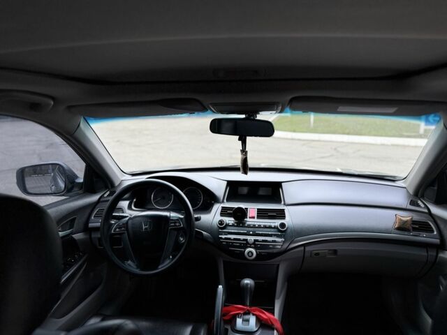 Серый Хонда Аккорд, объемом двигателя 2.4 л и пробегом 208 тыс. км за 8500 $, фото 12 на Automoto.ua