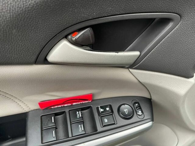 Сірий Хонда Аккорд, об'ємом двигуна 2.4 л та пробігом 171 тис. км за 8800 $, фото 8 на Automoto.ua