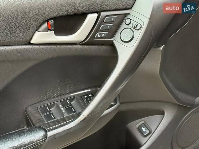 Серый Хонда Аккорд, объемом двигателя 2 л и пробегом 313 тыс. км за 8990 $, фото 9 на Automoto.ua