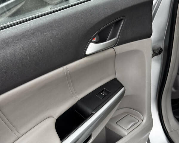 Сірий Хонда Аккорд, об'ємом двигуна 2.4 л та пробігом 231 тис. км за 6250 $, фото 18 на Automoto.ua