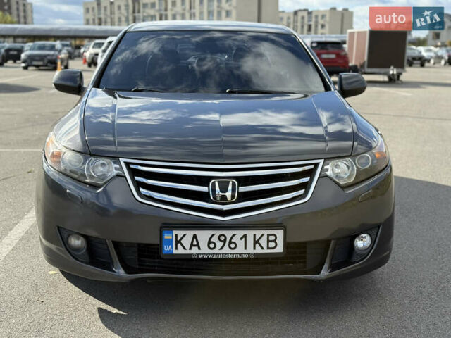 Серый Хонда Аккорд, объемом двигателя 2 л и пробегом 200 тыс. км за 8699 $, фото 1 на Automoto.ua