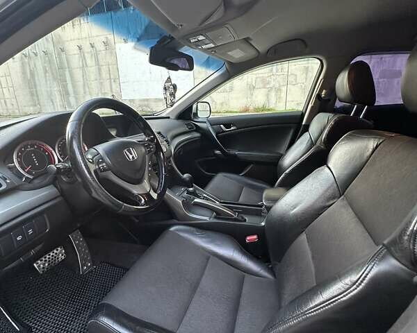 Серый Хонда Аккорд, объемом двигателя 2.4 л и пробегом 160 тыс. км за 10000 $, фото 9 на Automoto.ua