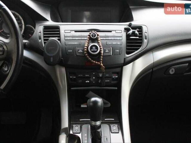 Серый Хонда Аккорд, объемом двигателя 2.35 л и пробегом 213 тыс. км за 8900 $, фото 13 на Automoto.ua