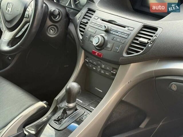 Серый Хонда Аккорд, объемом двигателя 2 л и пробегом 313 тыс. км за 8990 $, фото 17 на Automoto.ua