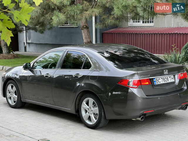 Серый Хонда Аккорд, объемом двигателя 2.4 л и пробегом 248 тыс. км за 8900 $, фото 7 на Automoto.ua
