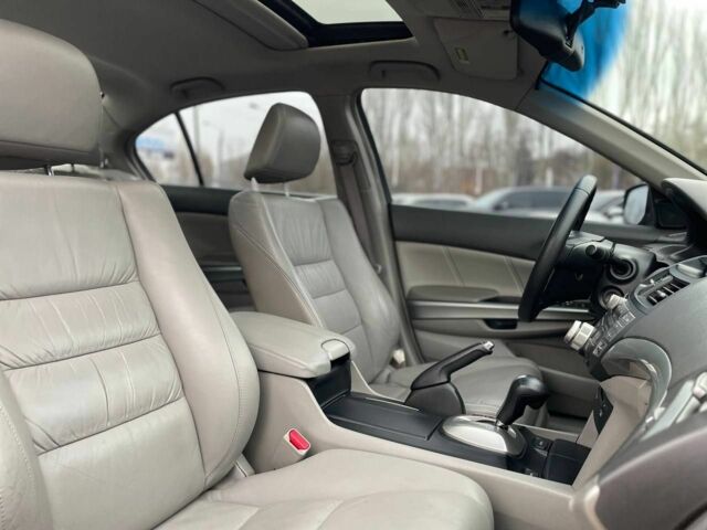 Сірий Хонда Аккорд, об'ємом двигуна 2.4 л та пробігом 171 тис. км за 8800 $, фото 13 на Automoto.ua