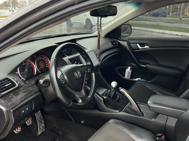 Сірий Хонда Аккорд, об'ємом двигуна 2.4 л та пробігом 295 тис. км за 8299 $, фото 5 на Automoto.ua