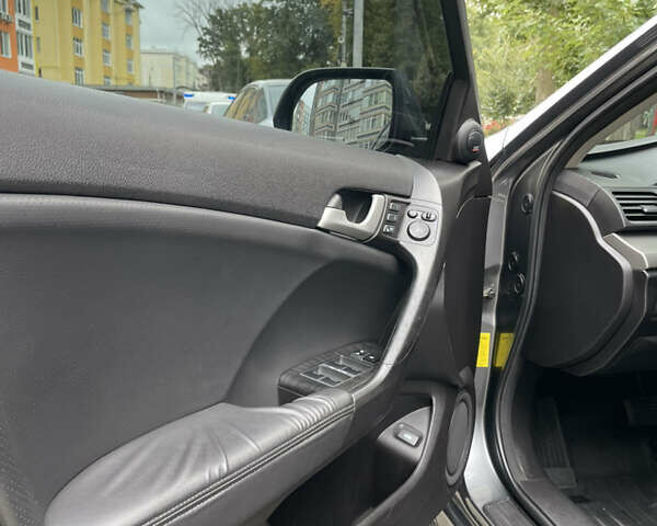 Серый Хонда Аккорд, объемом двигателя 2.4 л и пробегом 150 тыс. км за 11999 $, фото 73 на Automoto.ua