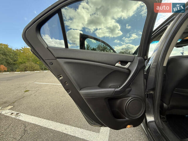 Серый Хонда Аккорд, объемом двигателя 2.35 л и пробегом 212 тыс. км за 9700 $, фото 14 на Automoto.ua