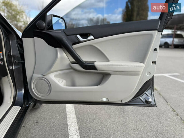 Серый Хонда Аккорд, объемом двигателя 2 л и пробегом 200 тыс. км за 8699 $, фото 14 на Automoto.ua