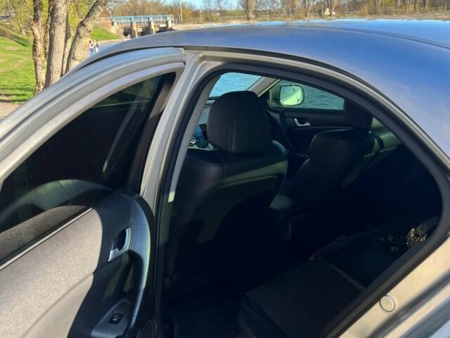 Серый Хонда Аккорд, объемом двигателя 2.4 л и пробегом 240 тыс. км за 7950 $, фото 5 на Automoto.ua