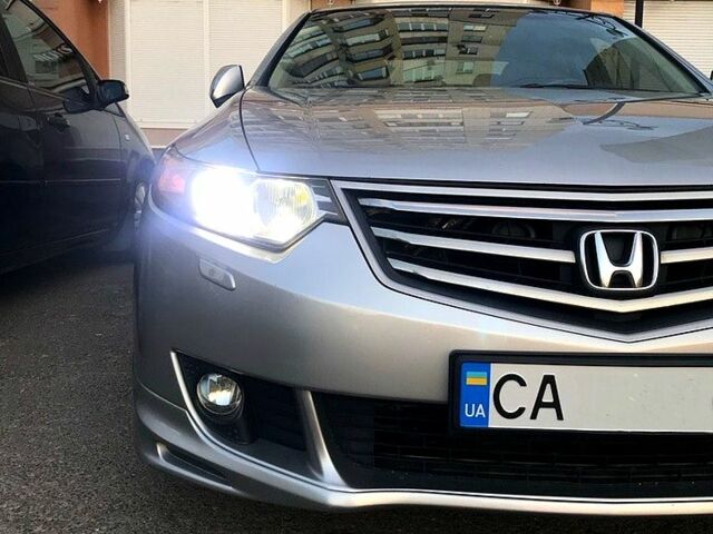 Сірий Хонда Аккорд, об'ємом двигуна 2.4 л та пробігом 247 тис. км за 9700 $, фото 8 на Automoto.ua