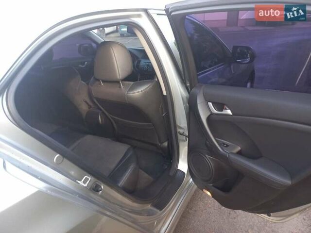 Сірий Хонда Аккорд, об'ємом двигуна 2.4 л та пробігом 59 тис. км за 10900 $, фото 7 на Automoto.ua