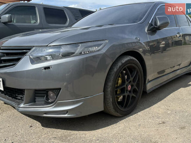 Серый Хонда Аккорд, объемом двигателя 2.35 л и пробегом 213 тыс. км за 10600 $, фото 1 на Automoto.ua